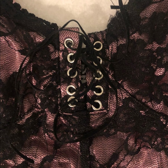 Lace top - Picture 2 of 4